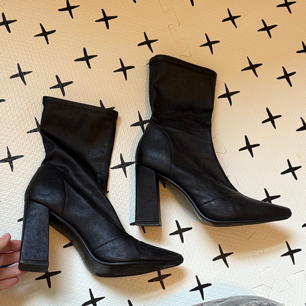 Chic Black Heeled Boots for Women